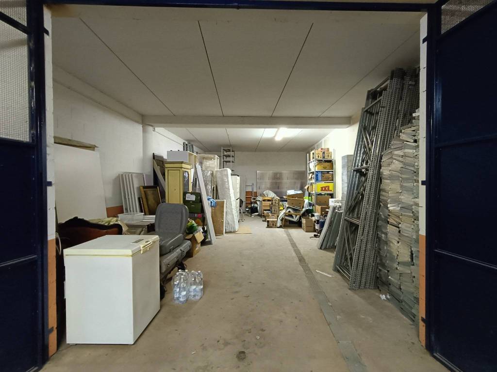 locale commerciale in affitto a Moncalieri