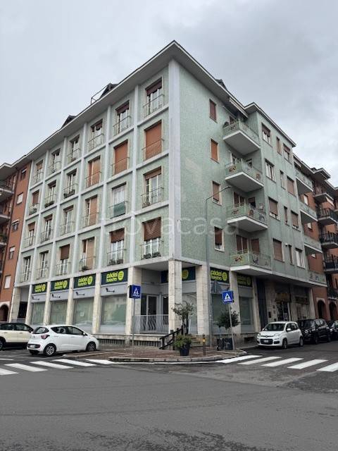 negozio in affitto a Moncalieri