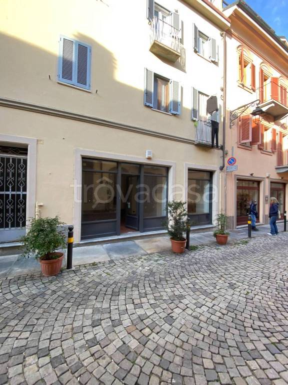 negozio in affitto a Moncalieri