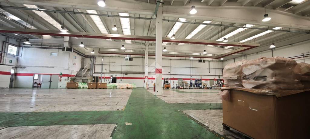 capannone in affitto a Moncalieri