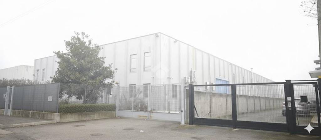 locale commerciale in affitto a Moncalieri