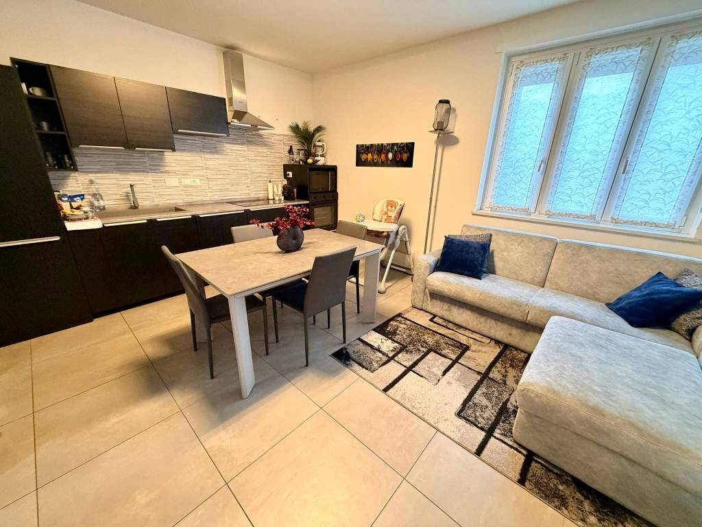 appartamento in affitto a Moncalieri in zona Barauda