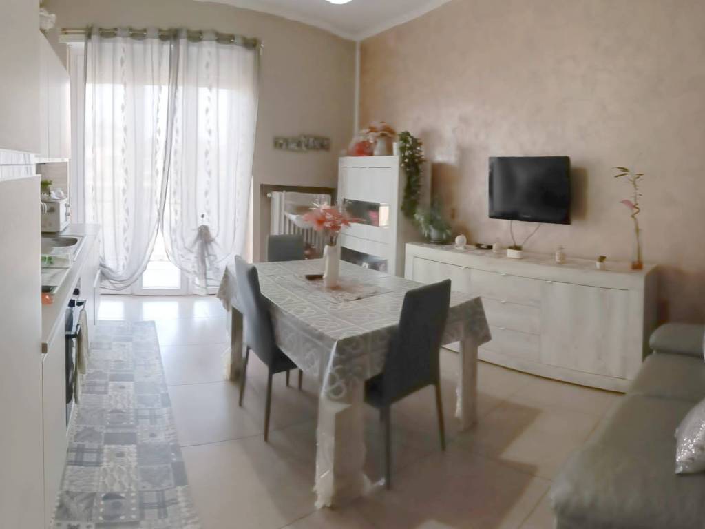 appartamento in affitto a Moncalieri in zona Barauda