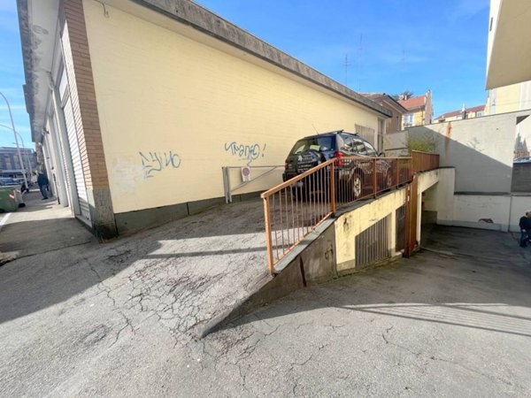 locale commerciale in affitto a Moncalieri