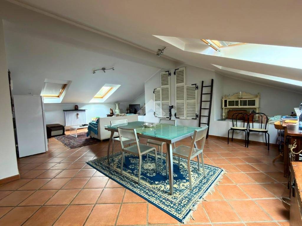 appartamento in affitto a Moncalieri in zona Revigliasco