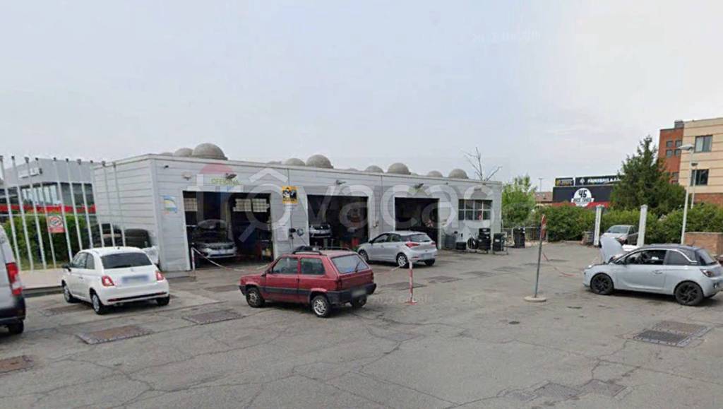 negozio in affitto a Moncalieri