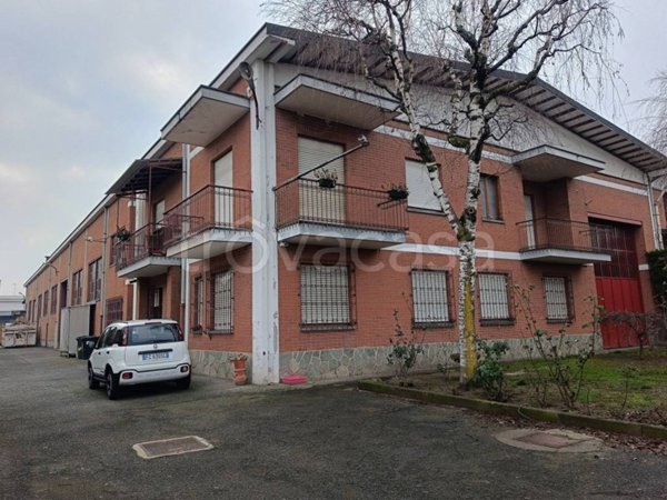 locale commerciale in affitto a Moncalieri