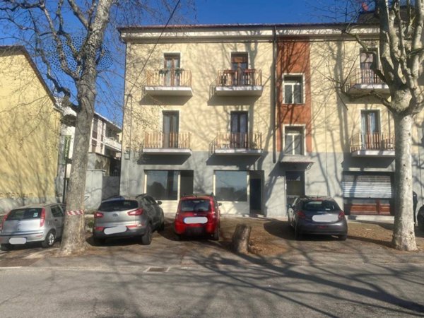negozio in affitto a Moncalieri