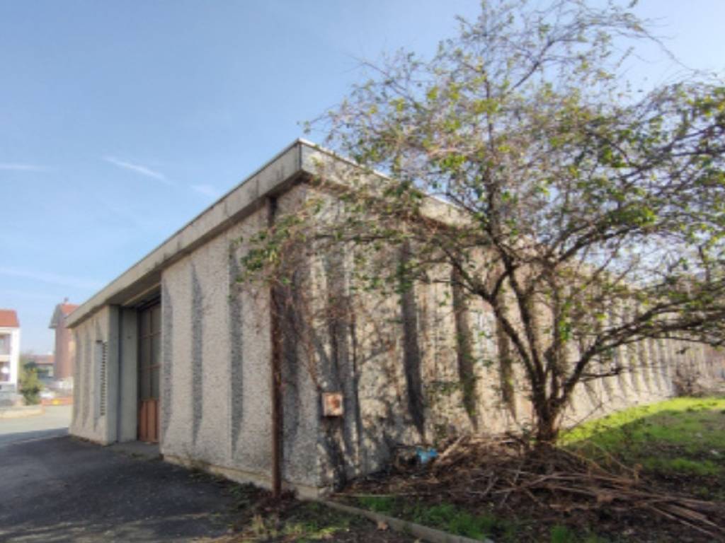 locale commerciale in affitto a Moncalieri in zona Testona