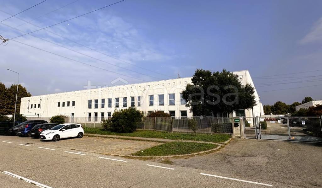 capannone in affitto a Moncalieri