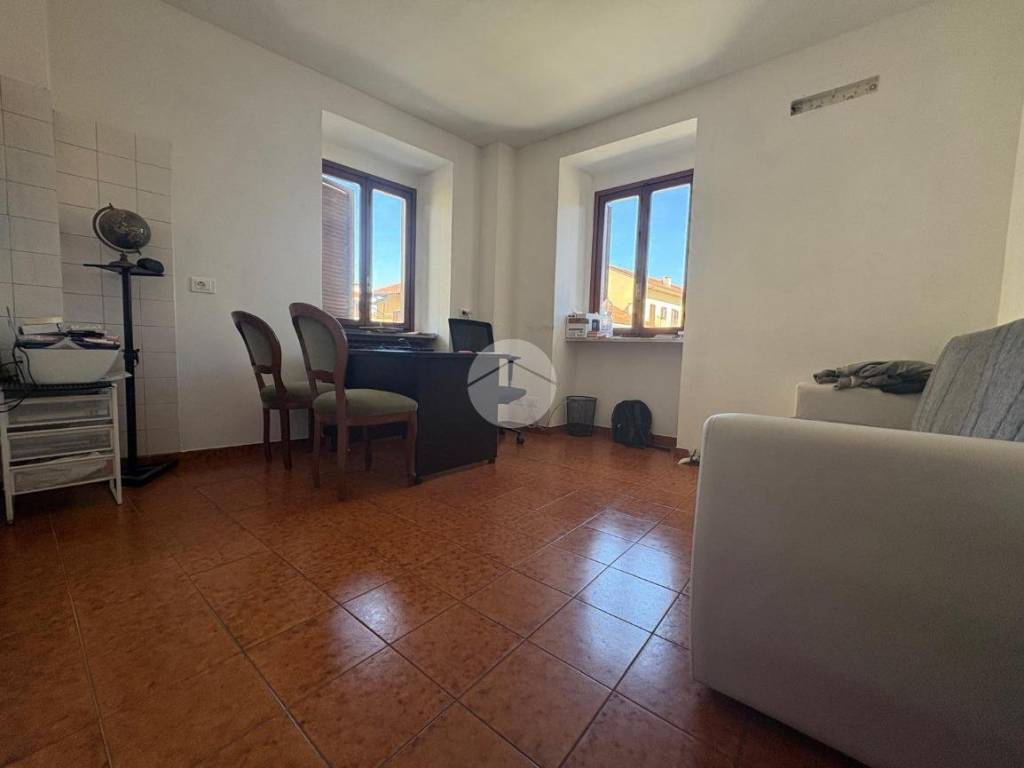 negozio in affitto a Moncalieri