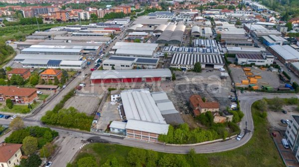 locale commerciale in affitto a Moncalieri in zona Carpice