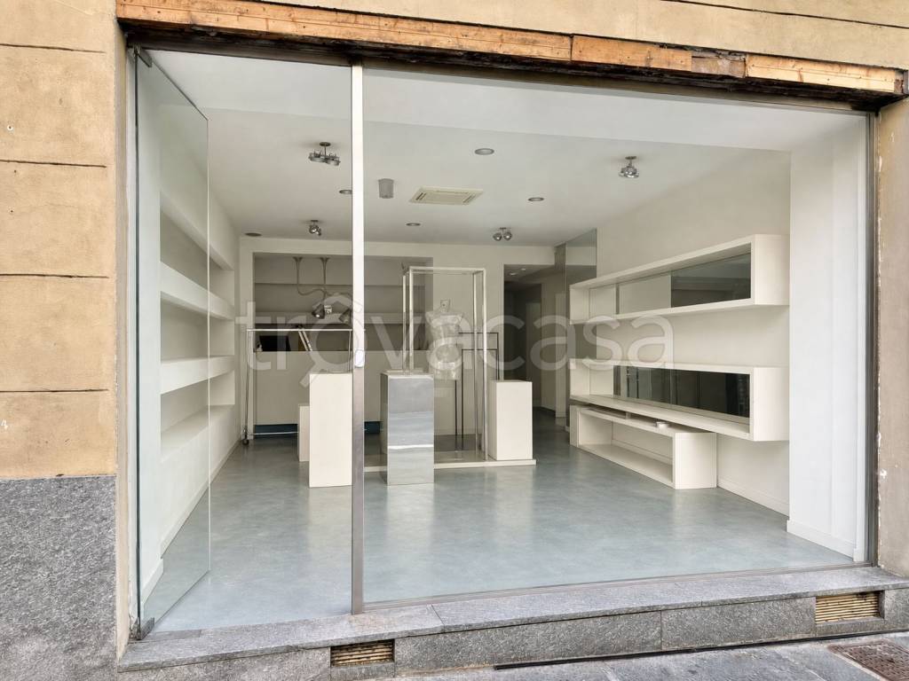 negozio in affitto a Moncalieri
