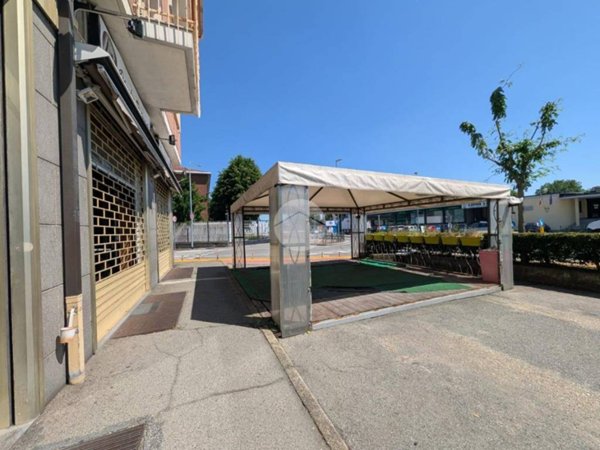 negozio in affitto a Moncalieri