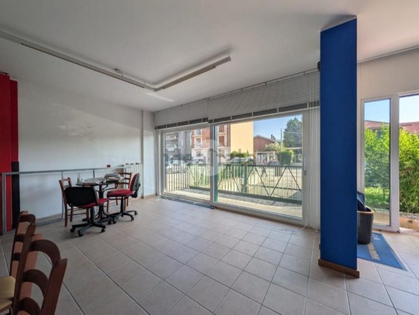 negozio in affitto a Moncalieri