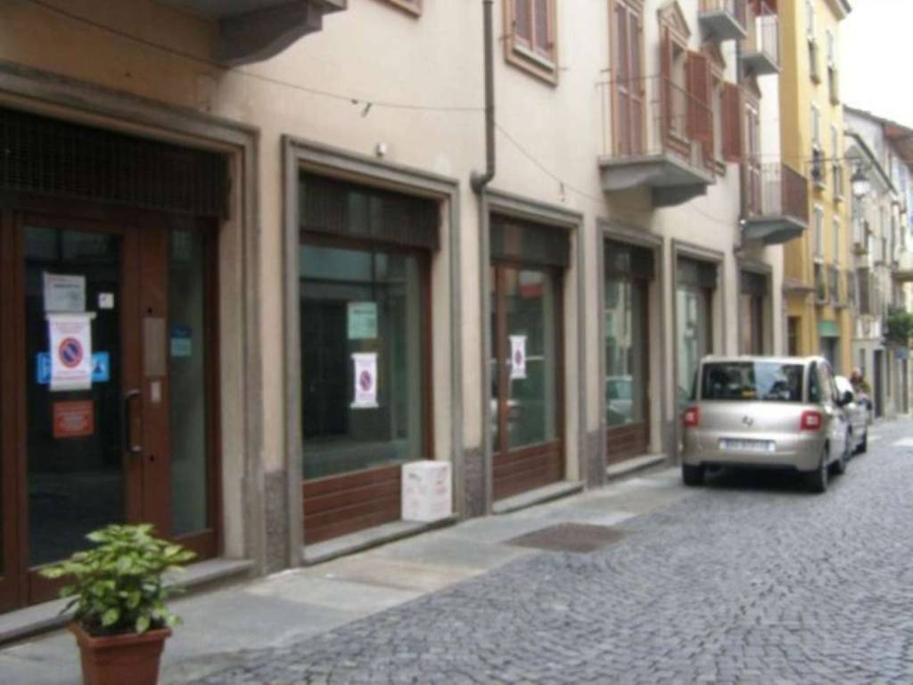 negozio in affitto a Moncalieri