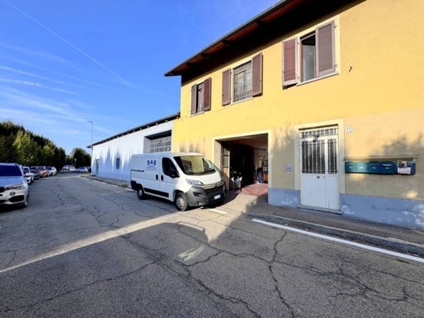 locale commerciale in affitto a Moncalieri