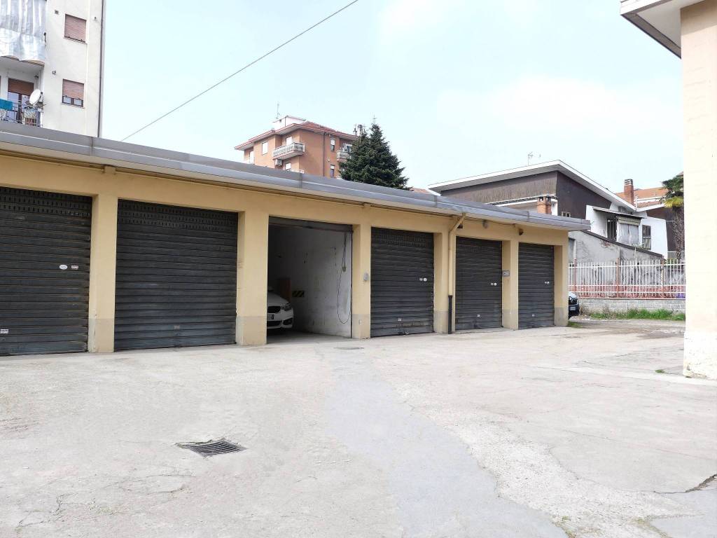 locale di sgombero in affitto a Moncalieri