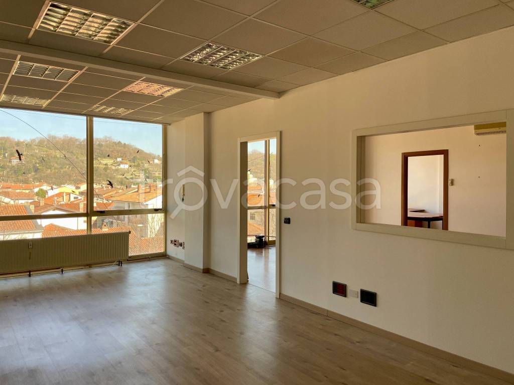 ufficio in affitto a Montalto Dora