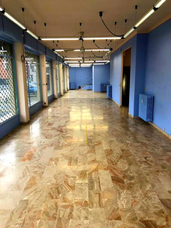 locale commerciale in affitto a Montanaro