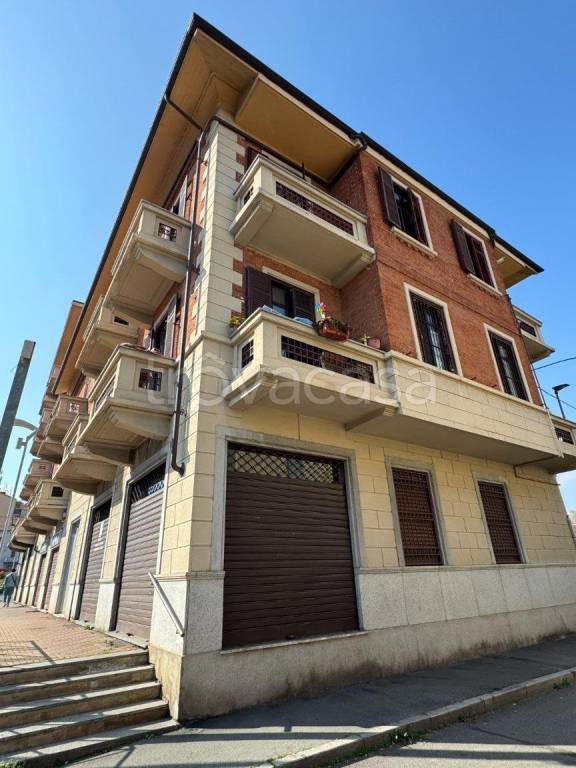negozio in affitto a Nichelino