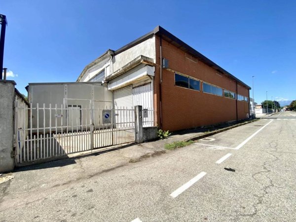 locale commerciale in affitto a Nichelino