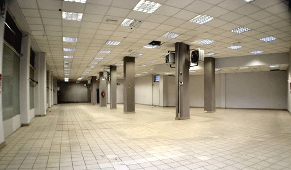 locale commerciale in affitto a Nichelino