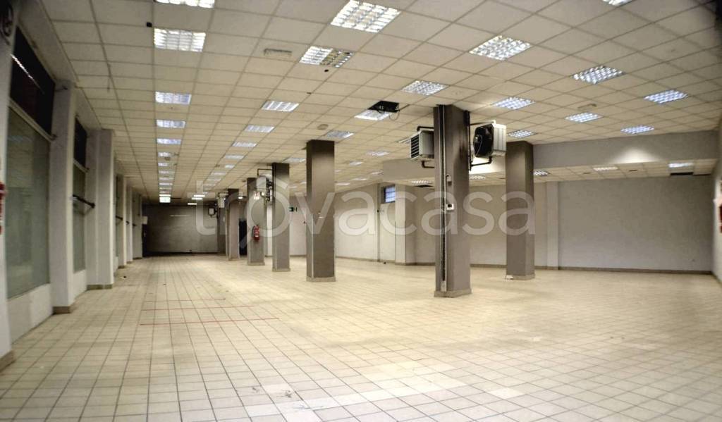 locale commerciale in affitto a Nichelino