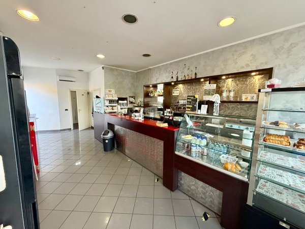 locale commerciale in affitto a Nichelino in zona Crociera