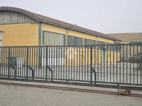 locale commerciale in affitto a Nichelino