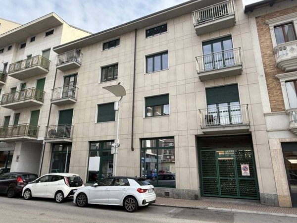 negozio in affitto a Nichelino