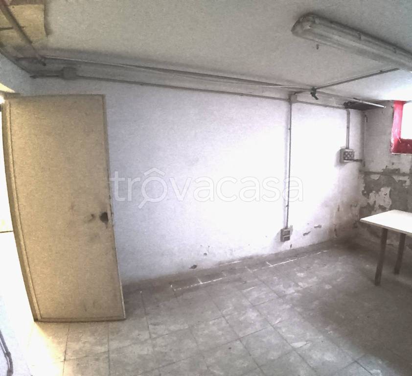 locale commerciale in affitto a Nichelino