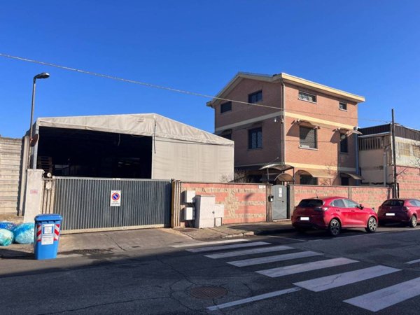 locale commerciale in affitto a Nichelino