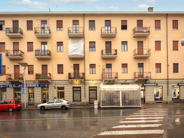 negozio in affitto a Nichelino