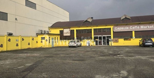 locale commerciale in affitto a Nichelino in zona Crociera