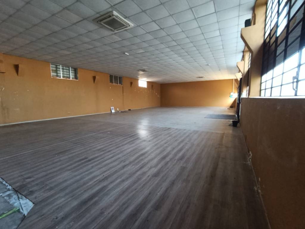 negozio in affitto a Nichelino