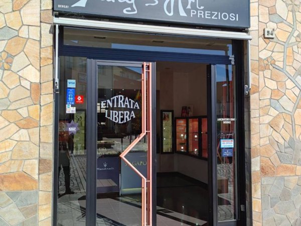 negozio in affitto a Nichelino