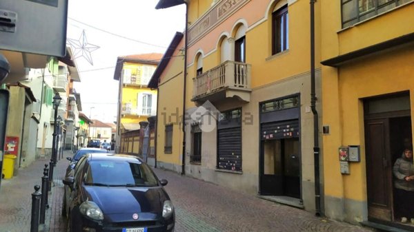 locale commerciale in affitto a Nole