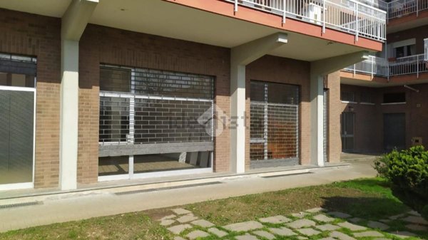 locale commerciale in affitto a Nole