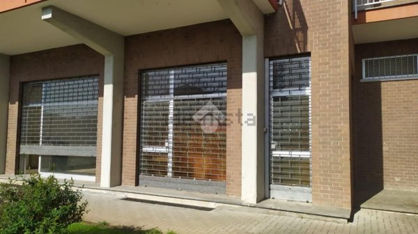 locale commerciale in affitto a Nole