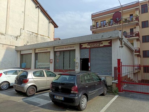 locale commerciale in affitto a Nole