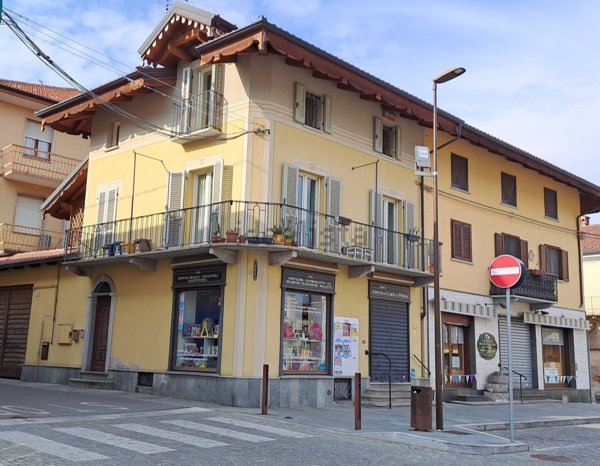 locale commerciale in affitto a Nole
