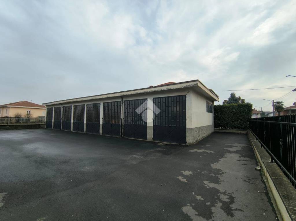 locale commerciale in affitto a Nole