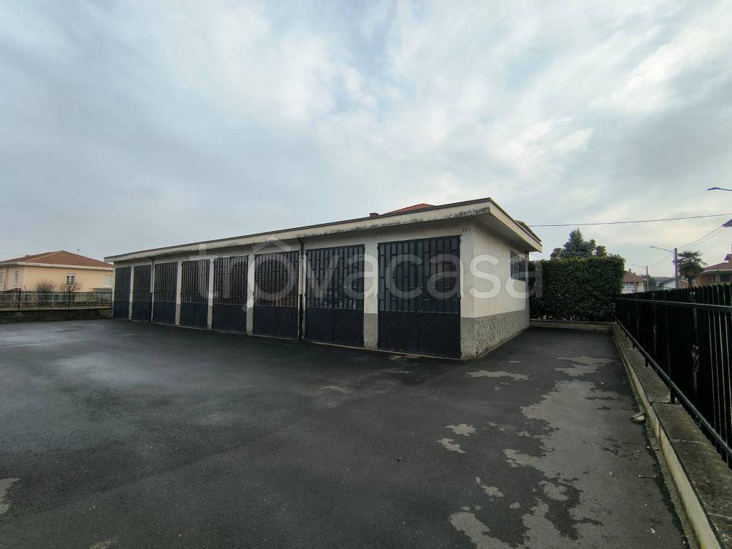locale commerciale in affitto a Nole