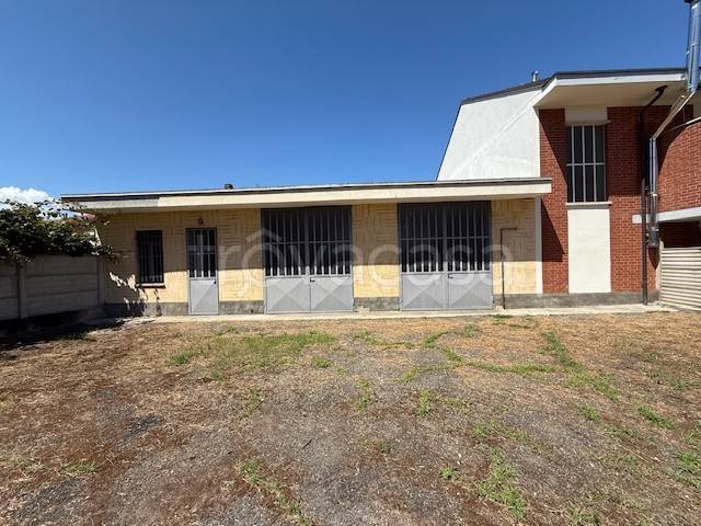 locale commerciale in affitto a None