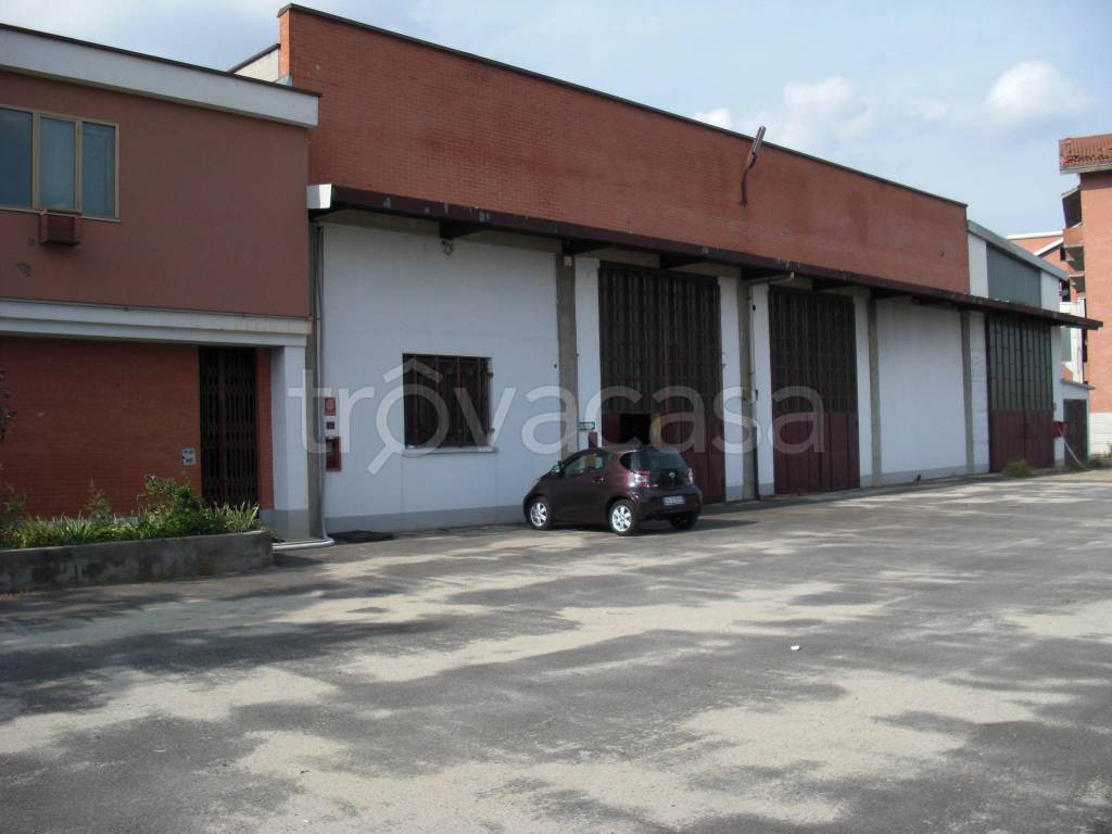 capannone in affitto a None