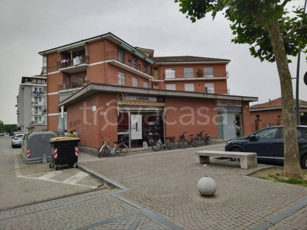 negozio in affitto a None