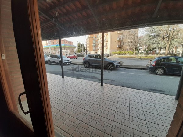 locale commerciale in affitto ad Orbassano