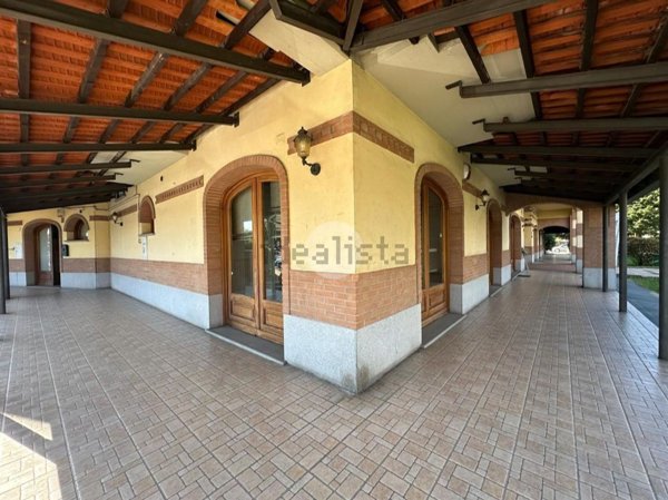 locale commerciale in affitto ad Orbassano