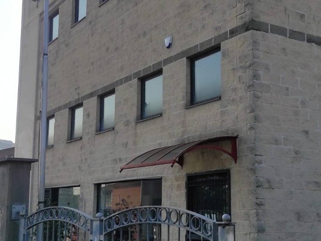 locale commerciale in affitto ad Orbassano
